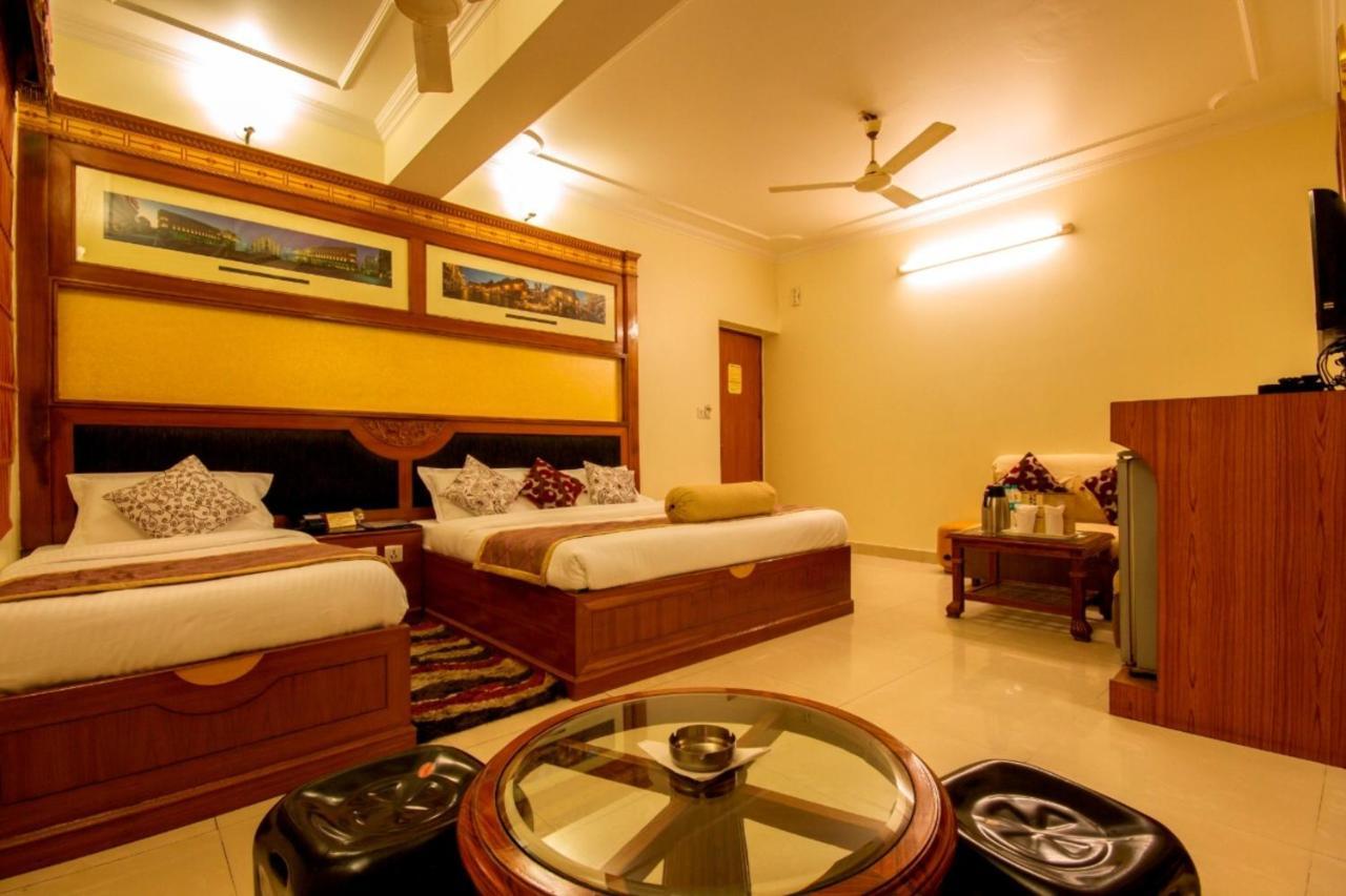 The Aster Karol Bagh Homely Atmosphere Nueva Delhi Exterior foto