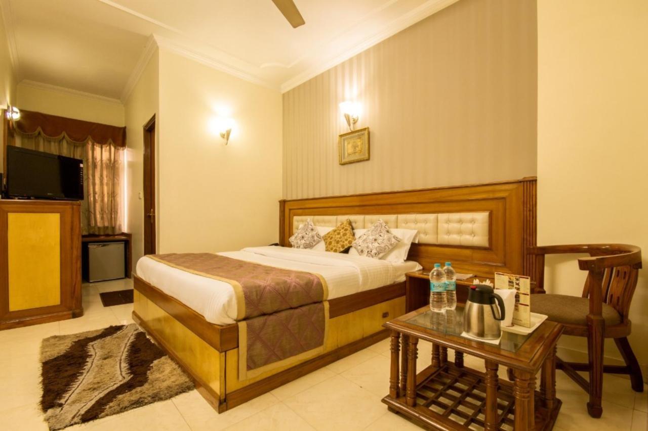 The Aster Karol Bagh Homely Atmosphere Nueva Delhi Exterior foto